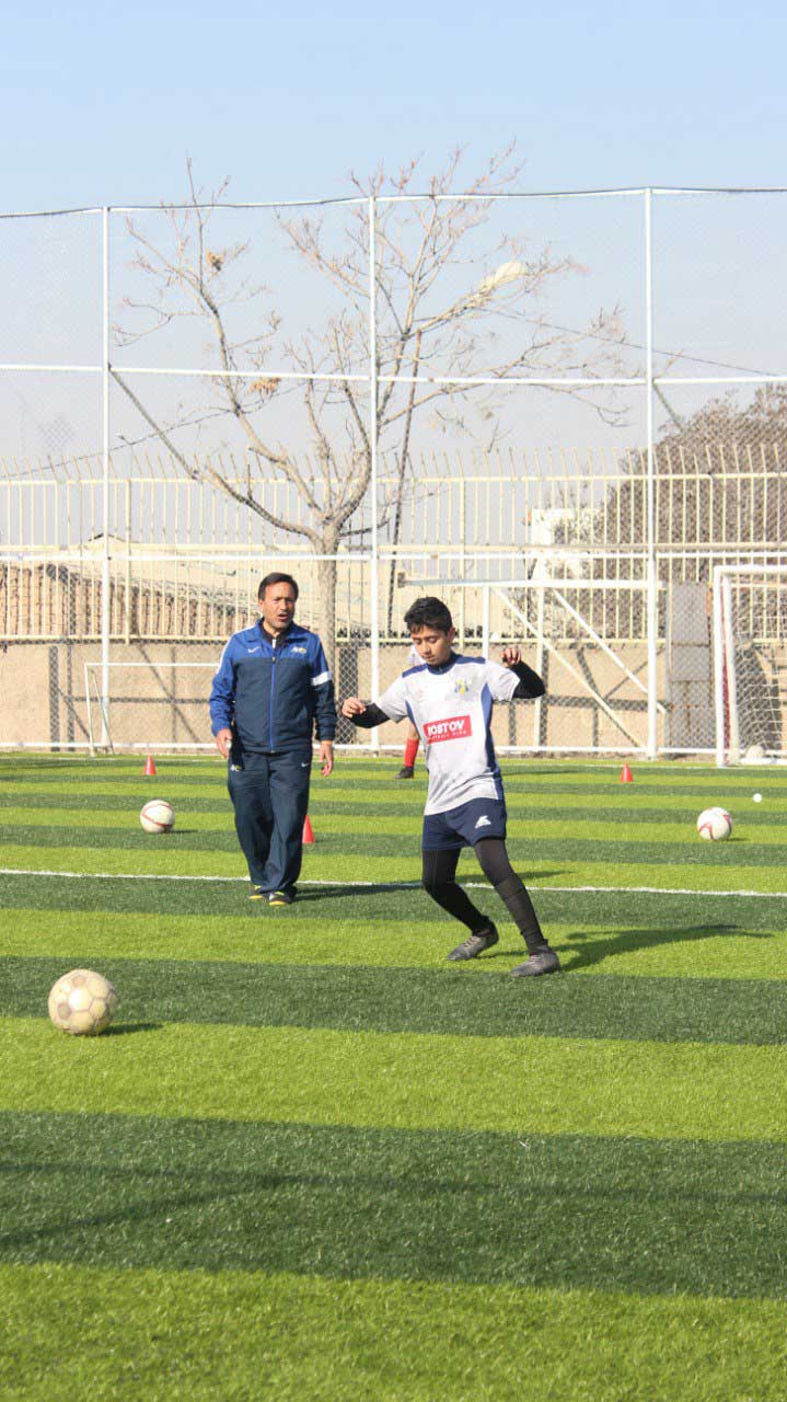 دکتر غلامرضا جهانی مدرس فیفا در مدرسه فوتبال استعدادهای درخشان البرز